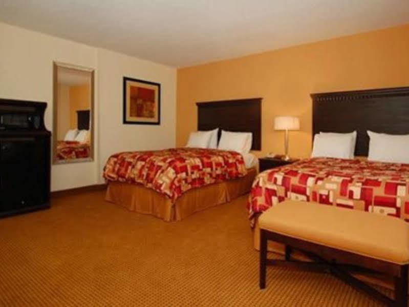 Belle Vernon Comfort Inn מראה חיצוני תמונה